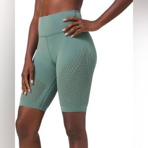 Lululemon Reveal Shorts Seamless Digital Rain Teal